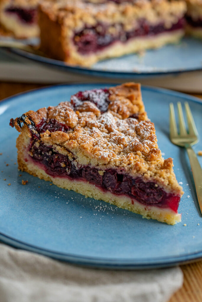 Einfacher Kirschkuchen mit Butterstreuseln